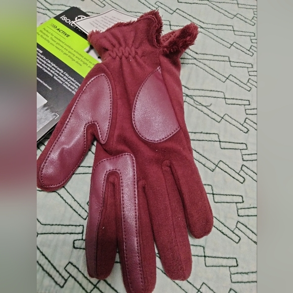 Isotoner Gloves - Picture 4 of 10